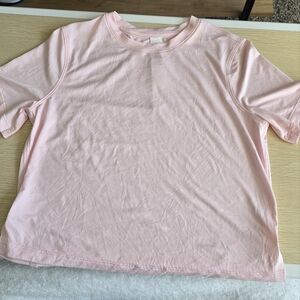 Lululemon Ultralight Waist-Length T-Shirt - Size 2 - Pink